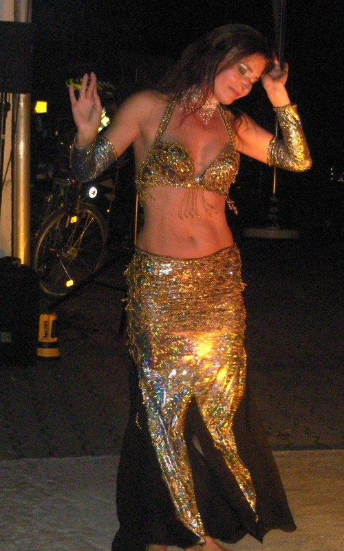 Orientalischer Tanz, Bauchtanz zum Sommernachtsshopping bei der Firma Zweirad B�hme